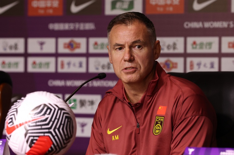 华体会官方资源-记者：感谢中国女足姑娘们的坚韧，但无法感谢这支球队的主教练
