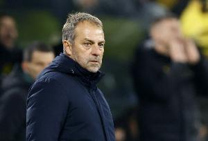 世体：弗里克外表温和却内藏铁腕，以独特的管理风格赢得球迷喜爱