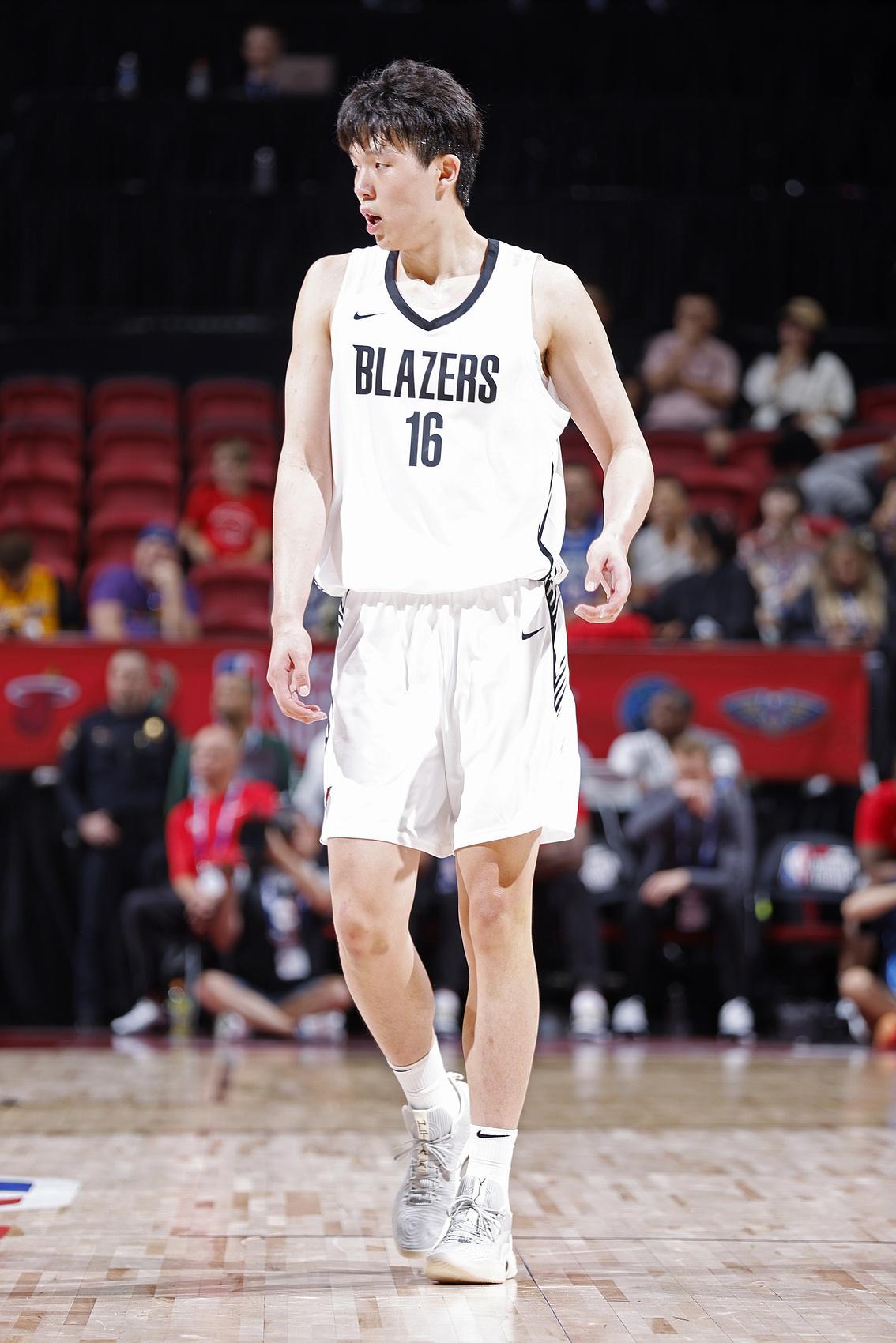 昨天一战成名？杨瀚森：不算是 我和NBA球员还是有很大差距